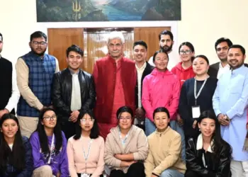 LG interacts with youth delegation from Ladakh under ABVP’s Student Experience in Regional Understanding (SERU) initiative
