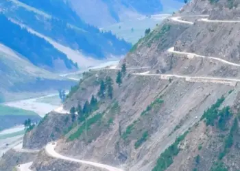 Residents of Jabri Near LoC Appeal for Restoration of Electricity and Roads