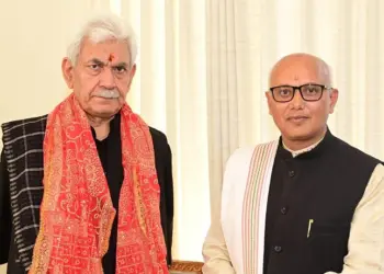 Former Jammu Mayor called on LG Sinha