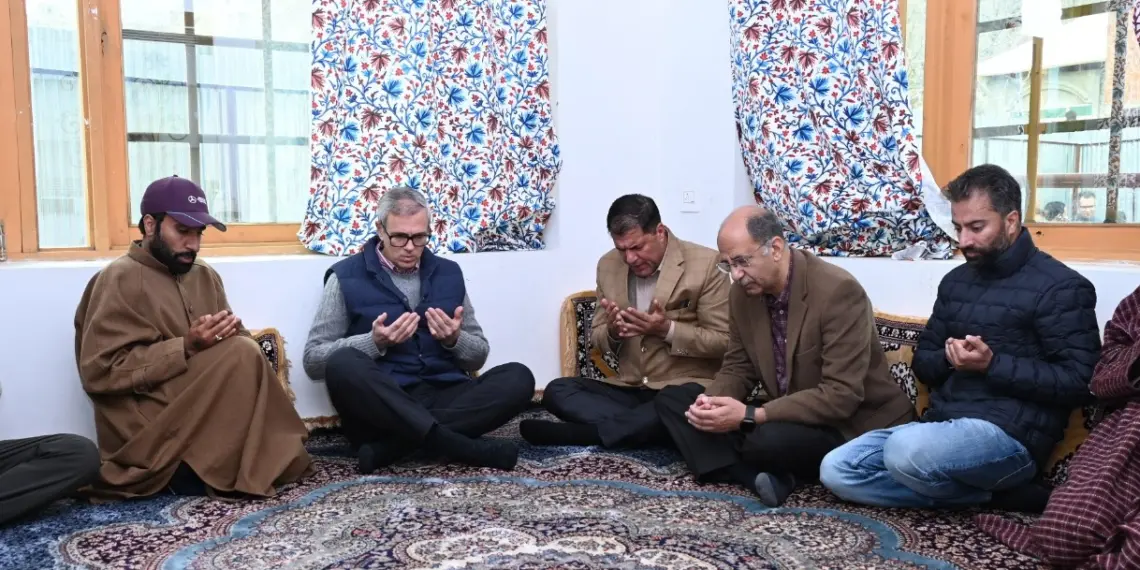 CM Omar Abdullah visits Wudder Kangan to offer condolences