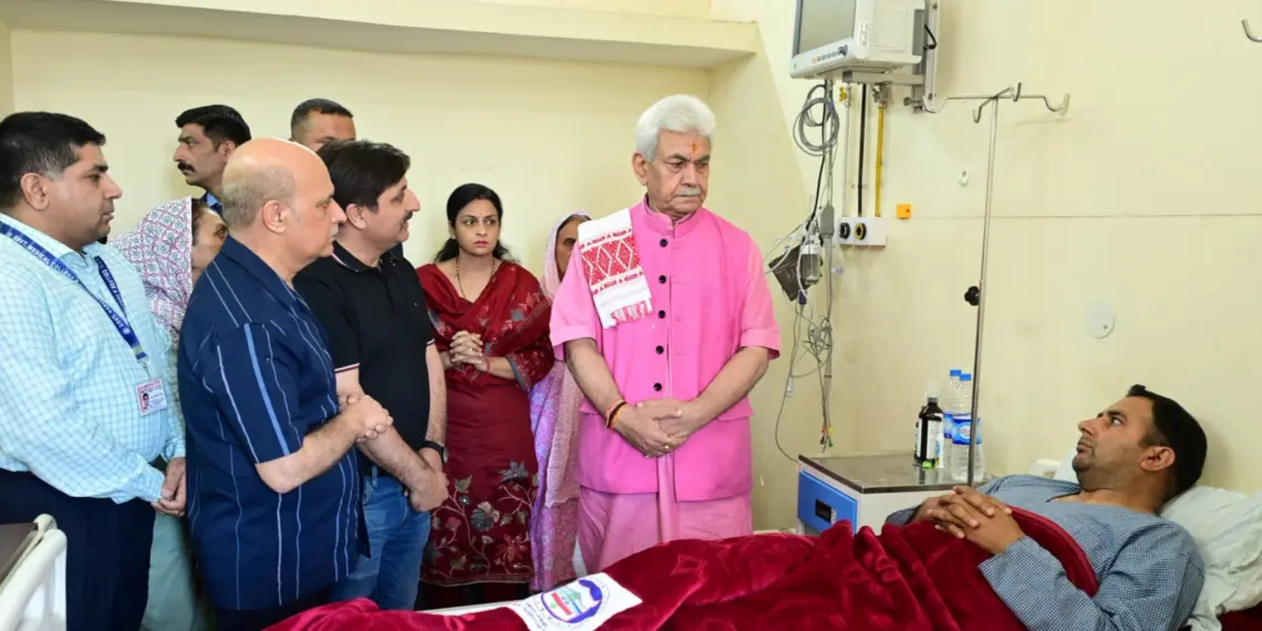 Lieutenant Governor visits GMC Jammu, enquires about the health of Police personnel injured in Kathua