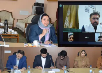 Cabinet Sub-Committee on reservation rules interacts with public delegations, students at SKICC