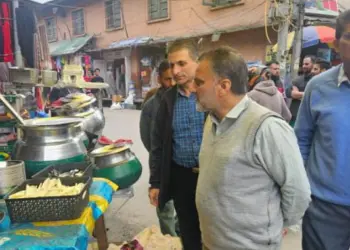 7 Food Vendors Booked for Violating Safety Norms in Hazratbal: Officials