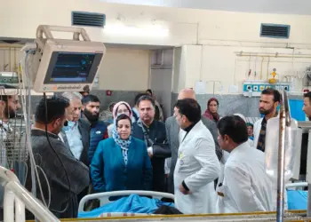 Sakeena Itoo visits SKIMS, SMHS Hospital in Srinagar