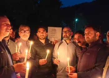 Kashmir Stands United Against Terror”: Candlelight Vigil Held in Uri to Honour Pahalgam Victims