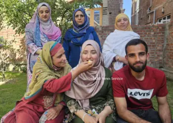 Sgr Girl Shines: Areeza Javaid tops J&K class 12 Arts Stream