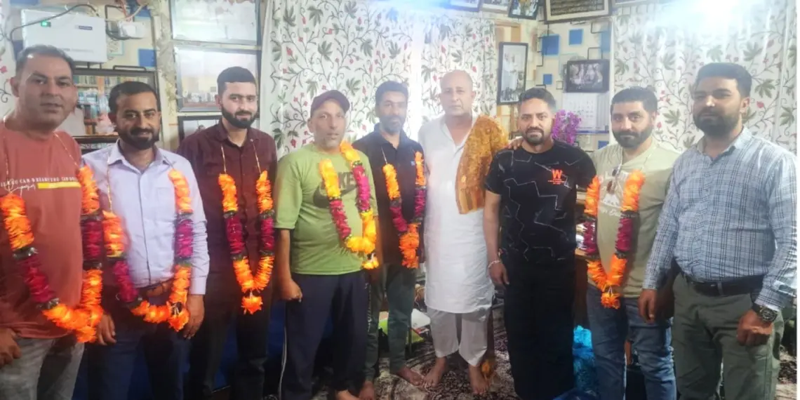 Janta Dal United Welcomes Youth Leaders from NC in Srinagar