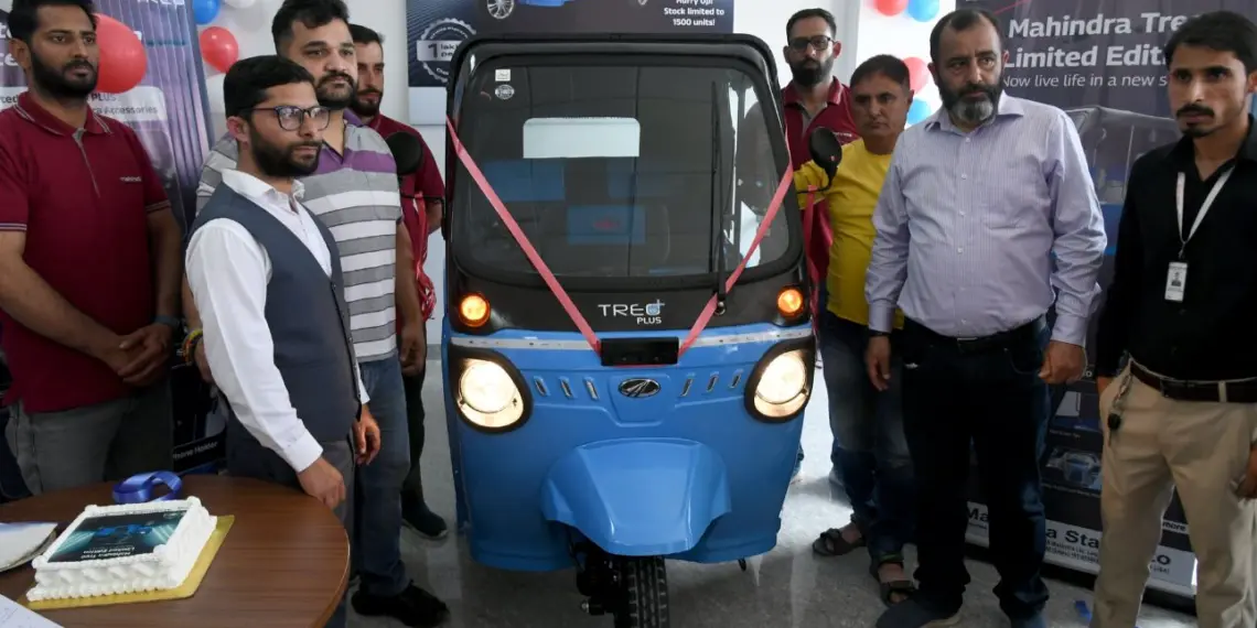 Mahindra Unveils Treo Plus SM Limited Edition in Srinagar, Marks Milestone of 1 Lakh Happy Customers