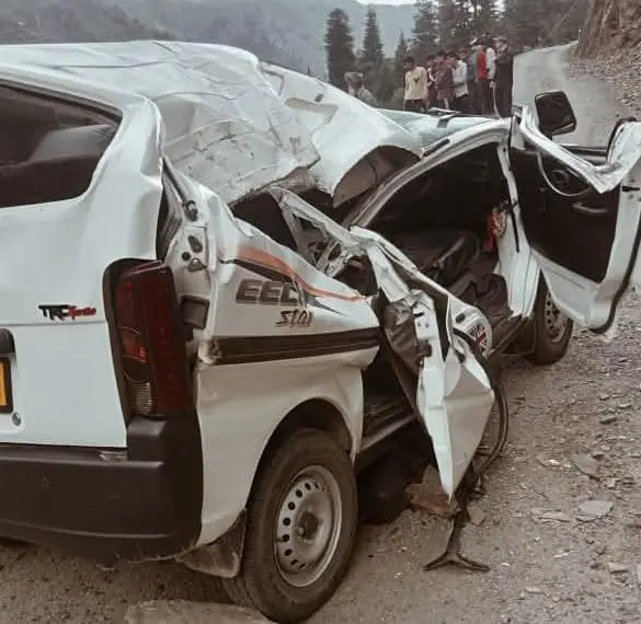 One Dead, Three Injured After Boulder Hits Passenger Cab in Khari Tehsil