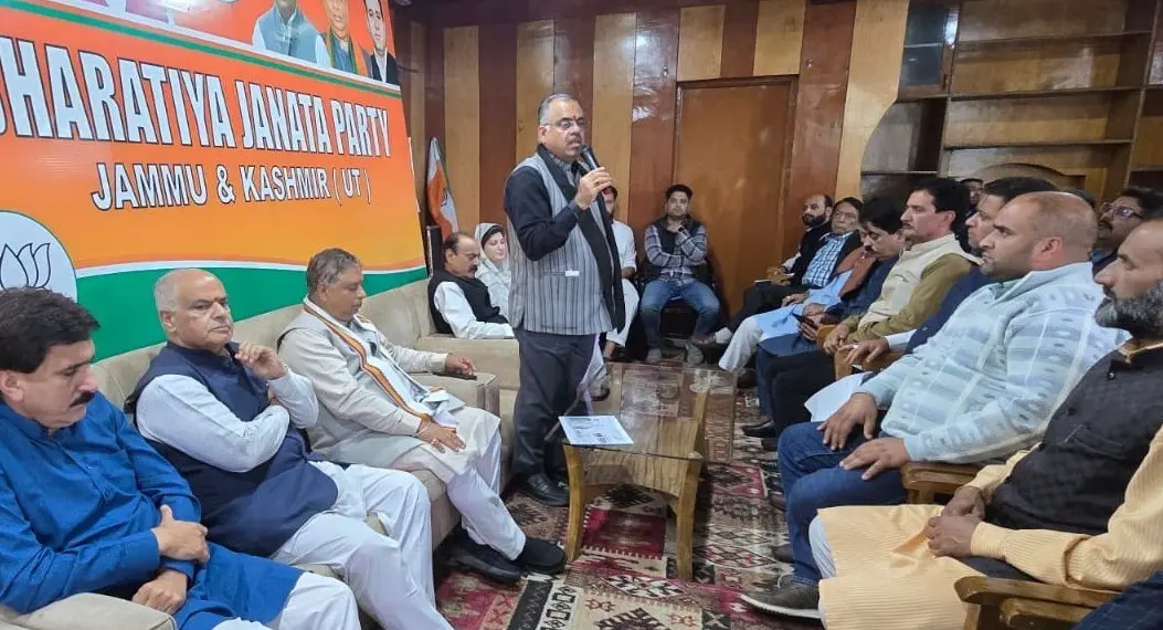 BJP Reviews J&K Outreach in Srinagar Meet Under ‘Sankalp Se Siddhi’ Campaign