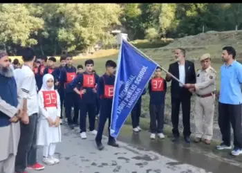 نشیہ مُکت بھارت ابھیان سیفی میموریل نیو لائٹ پبلک اسکول ٹنگڈار میں کراس کنٹری دوڑ کا انعقاد