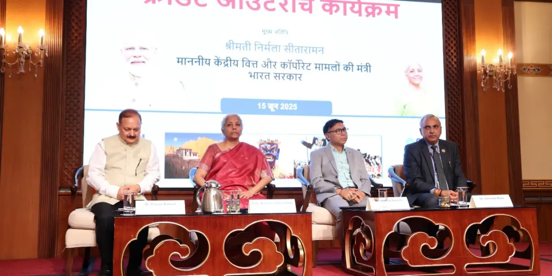 مرکزی وزیر خزانہ کا لہہ میں کریڈٹ آوٹ ریچ پروگرام سے خطاب