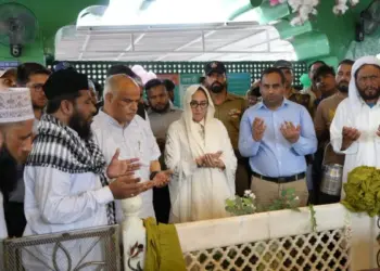 Darakhshan Andrabi Attends Urs of Peer Baba Budhan Ali Shah in Jammu