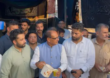 Union Minister Shivraj Singh Chouhan Joins mourners at Sabeel-e-Imam Hussain (AS) at Jahangir Chowk, Srinagar
