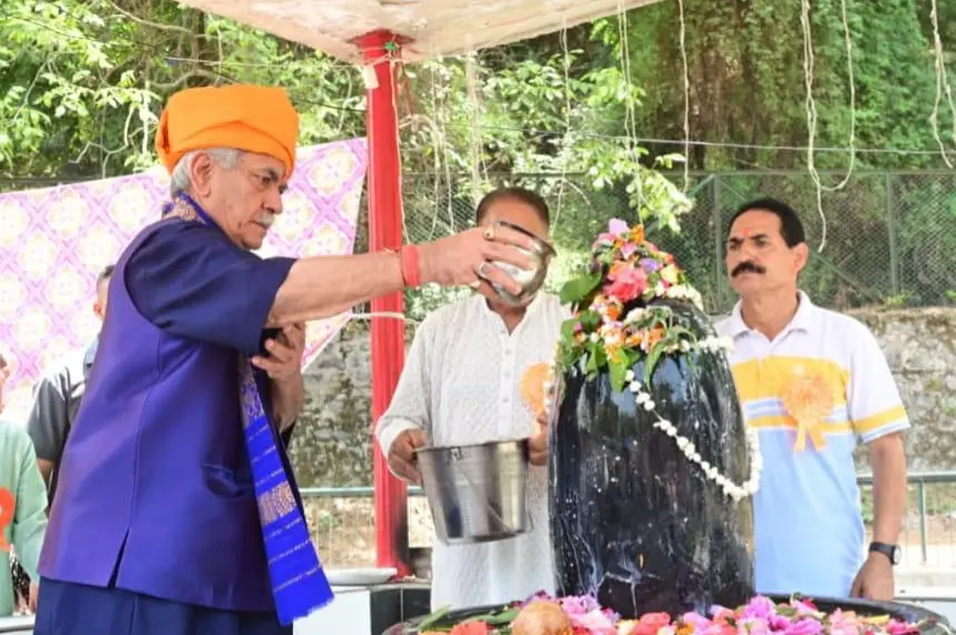 LG Manoj Sinha Pays Obeisance at Mata Sidh Lakshmi Temple, Calls for Unity and Compassion at Harbah Utsav in Anantnag