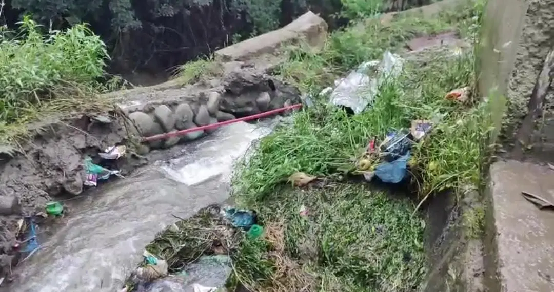 Drain Overflow Triggers Land Sinkage in Yaripora’s Kanjikulla; 2014 Concrete Structure Damaged