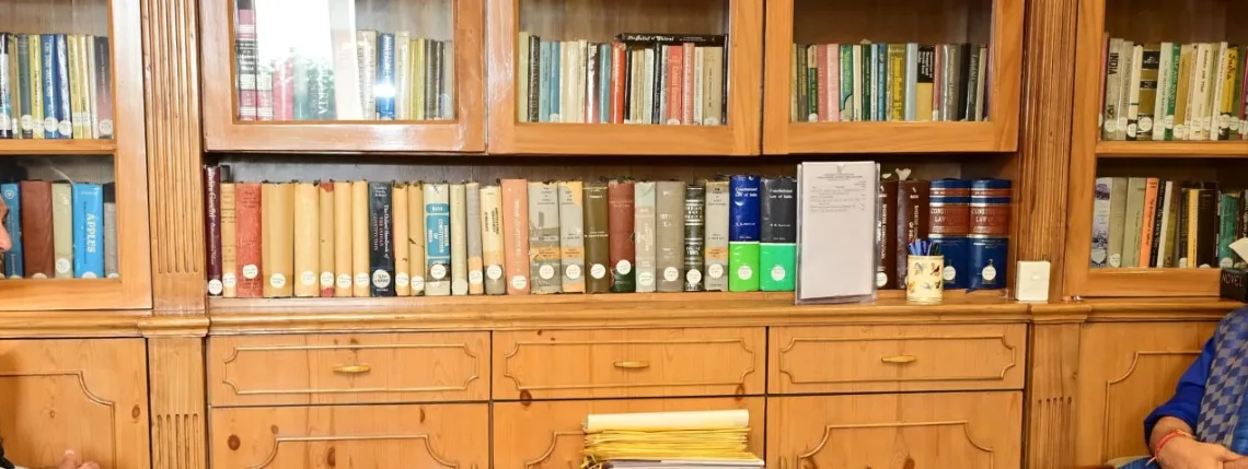 Azad Meets LG Manoj Sinha, Seeks Revival of Long-Pending Chenab House Project