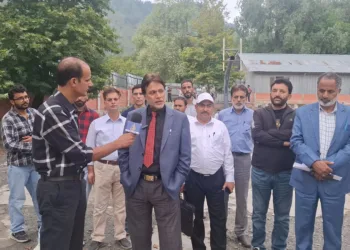 Kupwara CEO Concludes Three-Day Visit to Karnah: Emphasizes Teachers’ Role in Nation Building and Quality Education