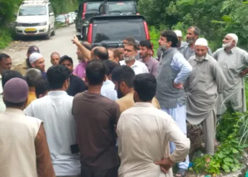 MLA Javed Mirchal Pledges Accelerated Development During Visit to Karnah’s Border Villages