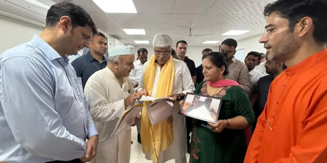 AIKS Delegation Meets Union Culture Minister, Demands Kashmiri Academy and Museum