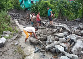 Tharali Cloud Burst: Houses Damaged, Girl Missing in Chamoli
