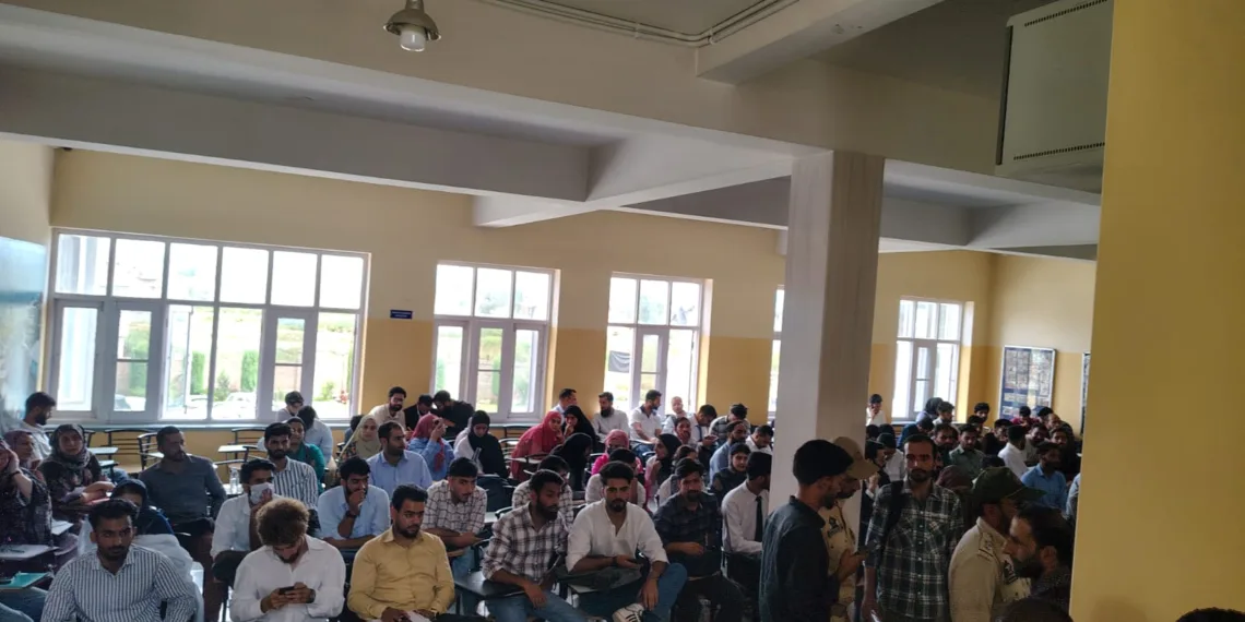 AMP continues its good work in Kashmir by organising its 2nd Job Fair in Srinagar!