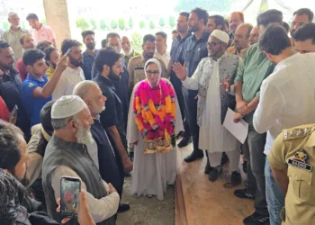 Dr Darakhshan took stock of the ongoing Construction works at Jinab Sahib Soura