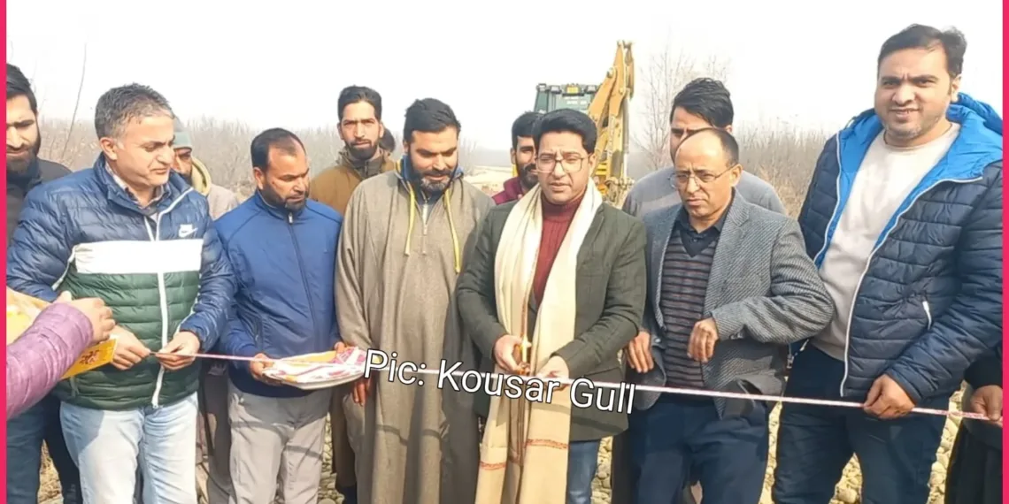 MLA Devsar Distributes PMAY Cheques Among Beneficiaries at Town Hall Devsar