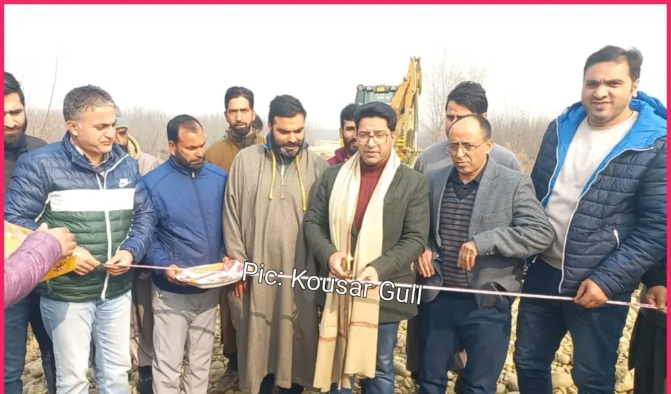 MLA Devsar Distributes PMAY Cheques Among Beneficiaries at Town Hall Devsar