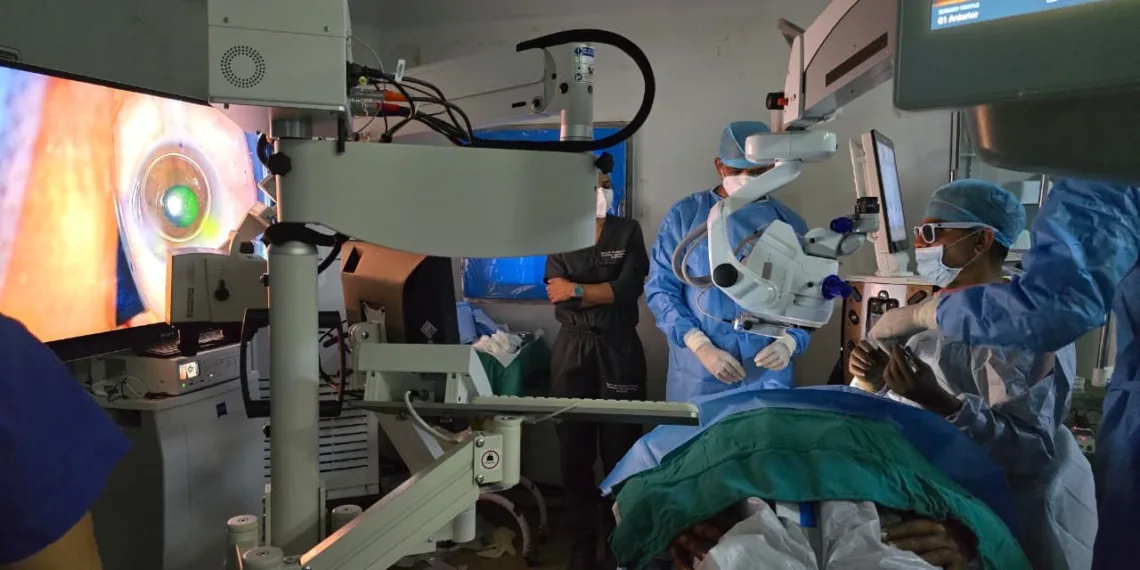 Army Hospital R&R Achieves Historic Medical Breakthrough with India’s First 3D Flex Aqueous Angiography and iStent Surgery