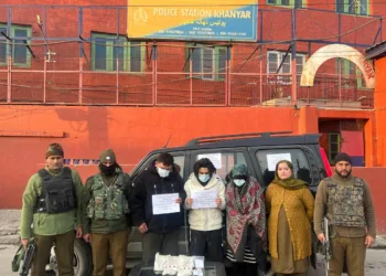 Srinagar Police Bust Family Drug Racket, Seize Heroin Worth Lakhs