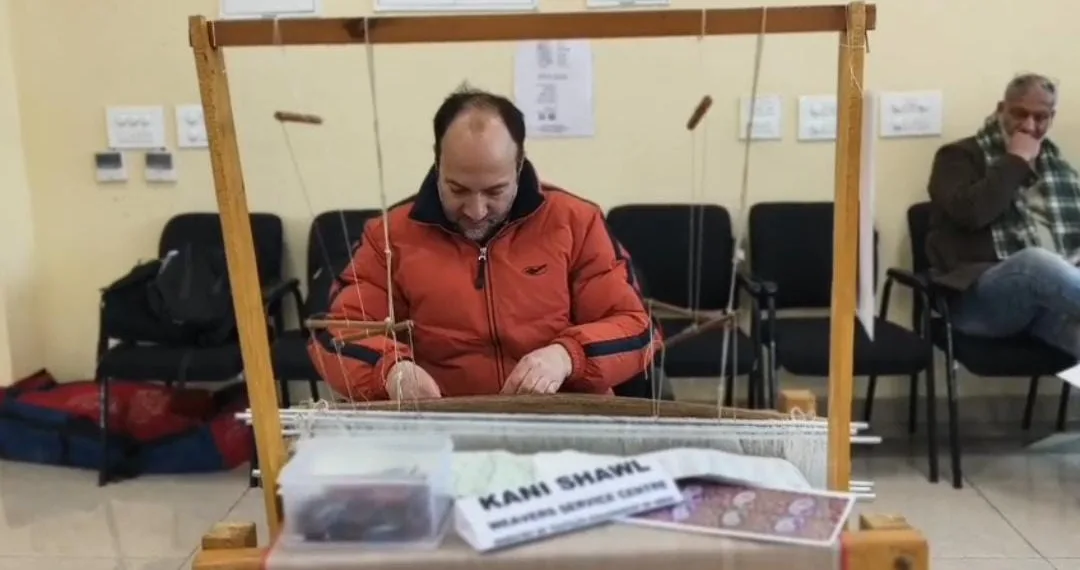 District Administration Budgam Hosts “NAQSH-E-MEERAS” Workshop to Showcase Kashmiri Arts