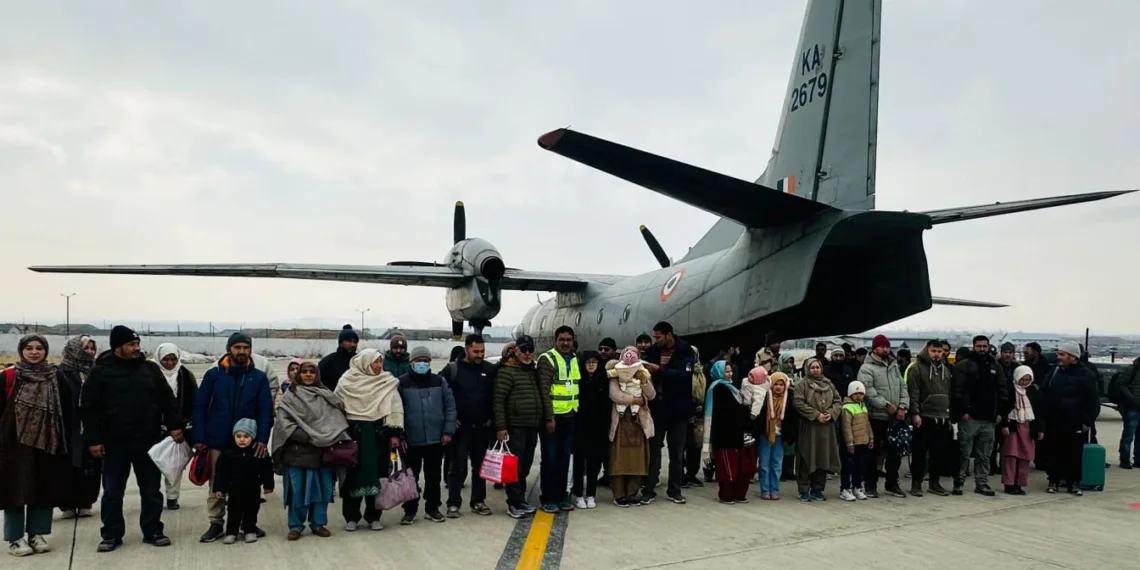 Kargil Courier Service Resumes for Winter, 85 Passengers Airlifted on Day One