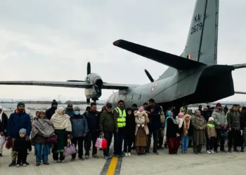 Kargil Courier Service Resumes for Winter, 85 Passengers Airlifted on Day One