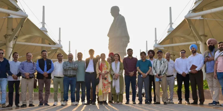 PIB Jammu Media Delegation visits Sardar Sarovar Complex and Statue of Unity in Gujarat