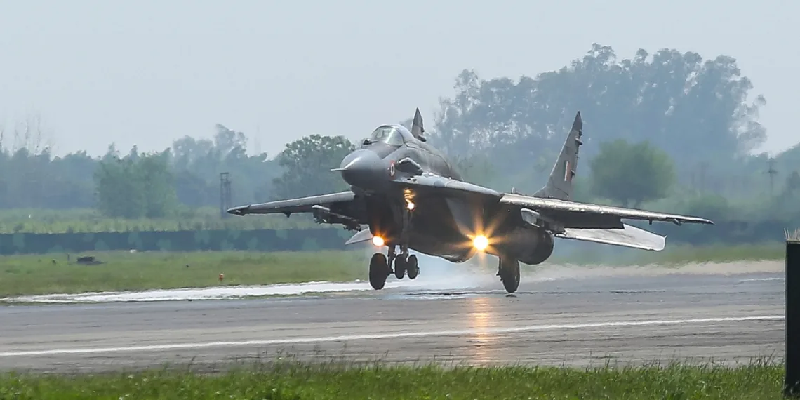 Chief of the Air Staff Flies Operational Sortie on MiG-29 UPG at Forward Airbase