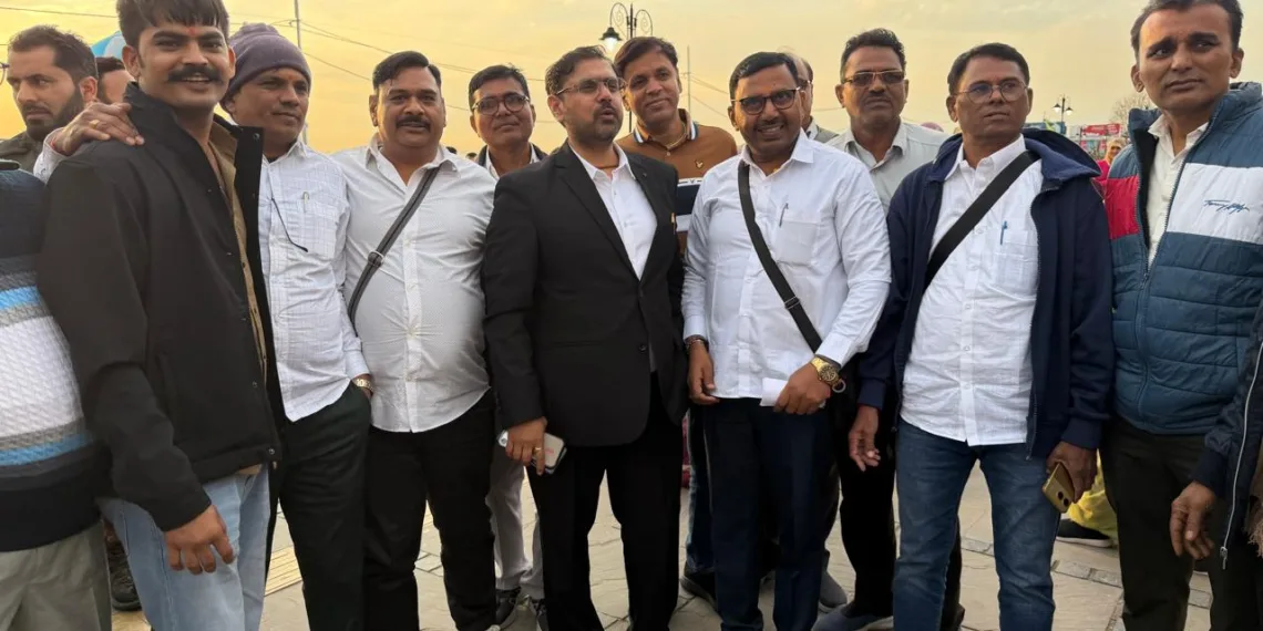 Satish Sharma Interacts with Tourists in Srinagar, Reviews Facilities at Mughal Gardens