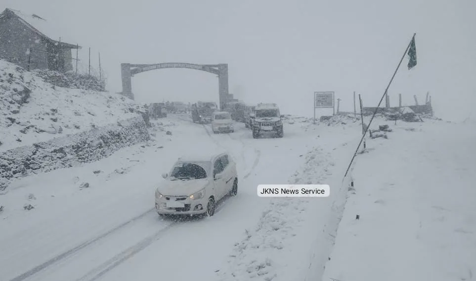 Fresh Snowfall Recorded at Peer Ki Gali Along Mughal Road