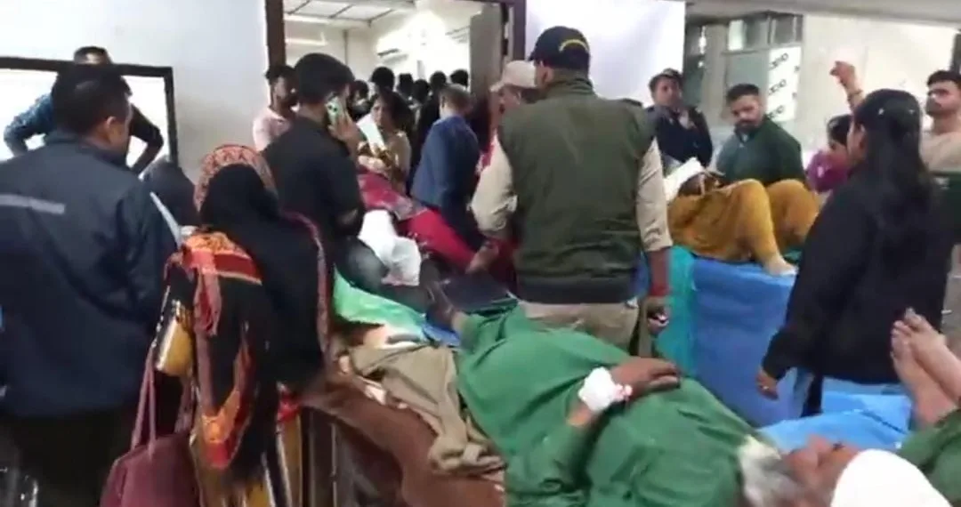 2 Dead, 20 Hurt After Bus Crashes into Scorpio, Overturns in Akhnoor