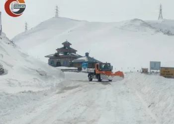 Mughal Road Reopens for LMVs After Brief Disruption due to Snowfall