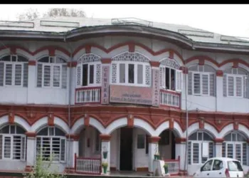 Cultural Academy Employees Allege Salary Delay on Eid, Raise Discrimination Concerns