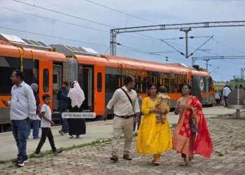 Historic Rail Link Strengthened as Vande Bharat Reaches Srinagar; Passengers Call Journey ‘Life-Changing’