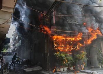 21 Killed, Over 40 Rescued in Massive Delhi Hotel Fire; Several Foreign Nationals Among Victims
