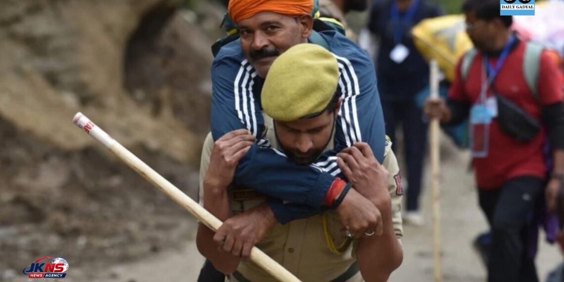 Anantnag Police Braves Heavy Rain to Assist Amarnath Pilgrims