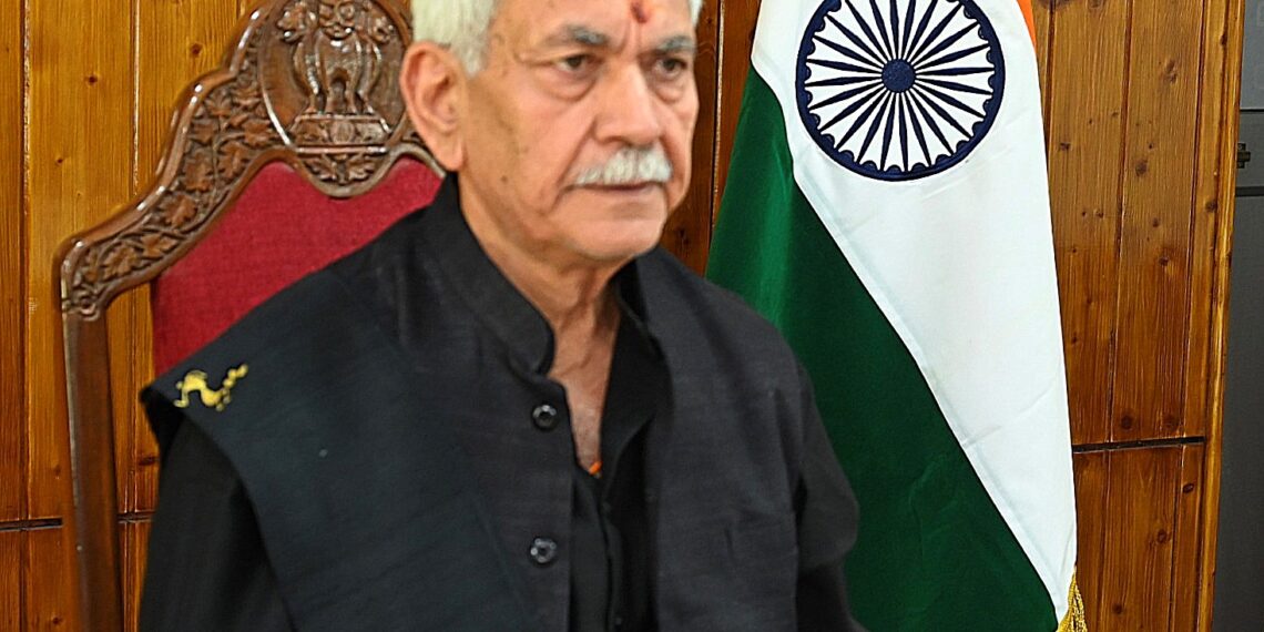 LG Sinha Reviews Amarnath Yatra, Urges Pilgrims to Travel Only on Valid Registration Dates
