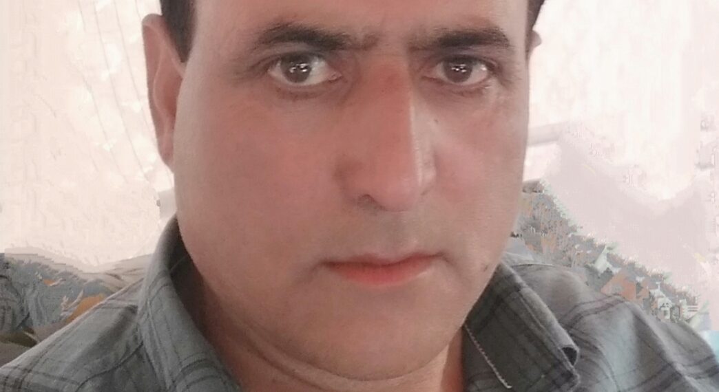الد محترم کو ہم سے بچھڑے ہوئے پورے نو سال گزر گئے