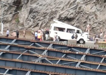2 Killed, 5 Injured as Shooting Stone Hits Passenger Tempo on Jmu-Sgr Highway in Ramban