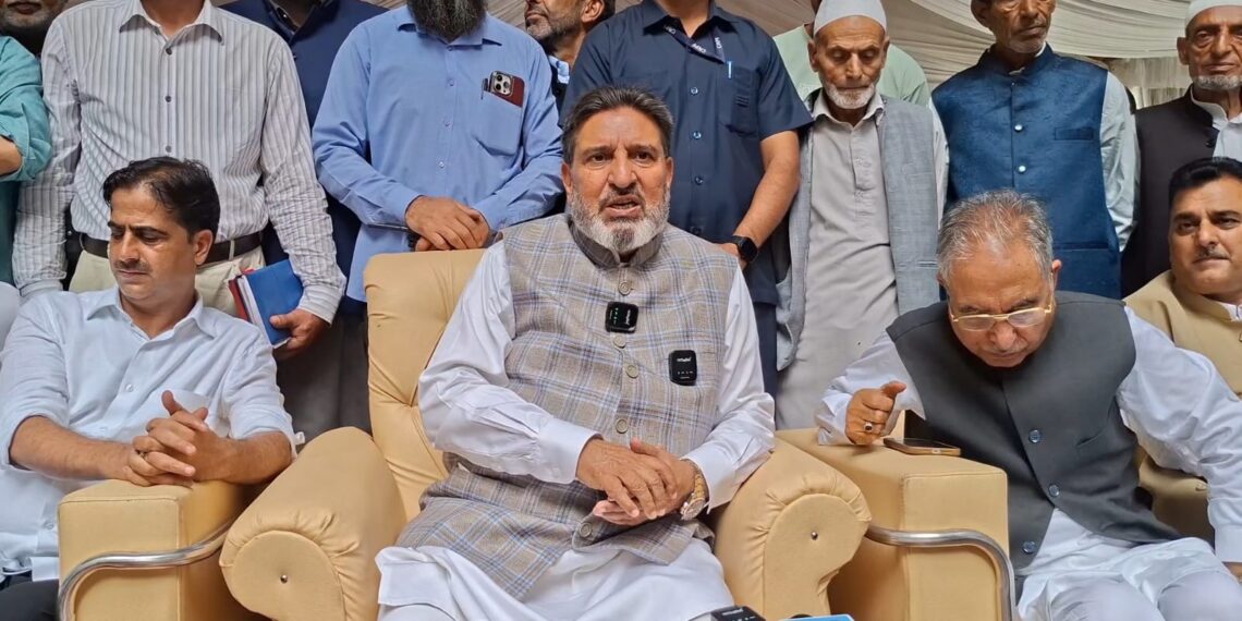 Thousands Attend Apni Party Workers’ Convention in Hajin; Altaf Bukhari Reaffirms Demand for Restoration of Statehood