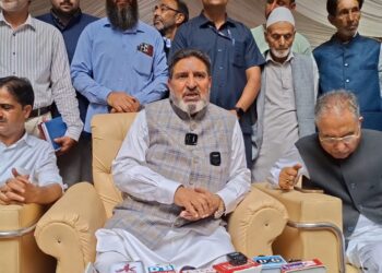 Thousands Attend Apni Party Workers’ Convention in Hajin; Altaf Bukhari Reaffirms Demand for Restoration of Statehood
