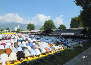 Around One Lakh Throng Hazratbal as Eid-e-Milad-un-Nabi (SAW) Observed Across Kashmir